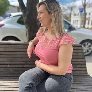 Camisola Manga Curta Rendada "Greta" para Mulher