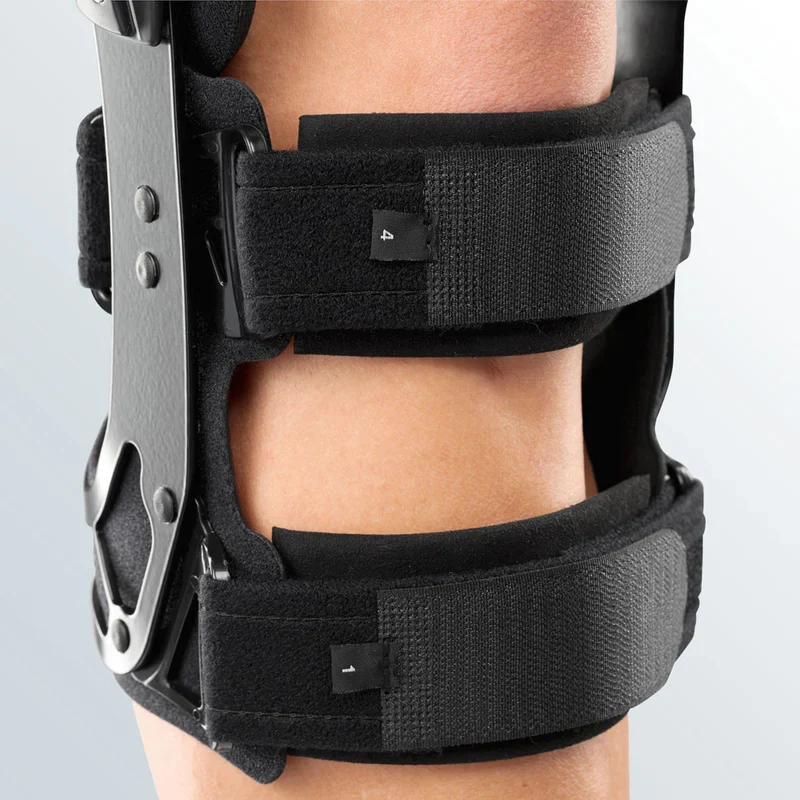 medi protect. 4 evo® - Joelheira rígida de 4 pontos com barras policêntricas - Image 5